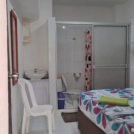 Casa Lara Pensión *